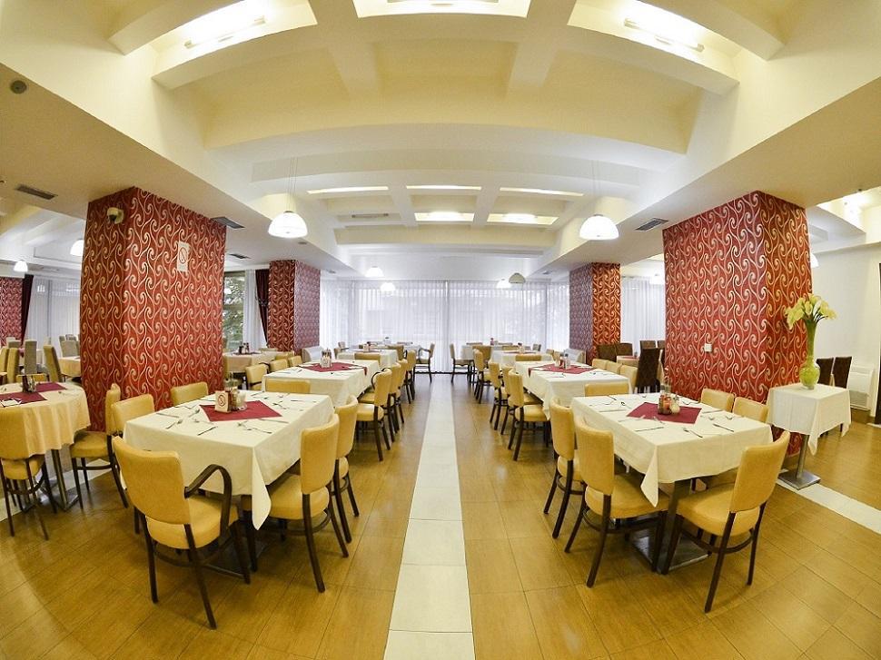 Hotel Putnik Újvidék Kültér fotó