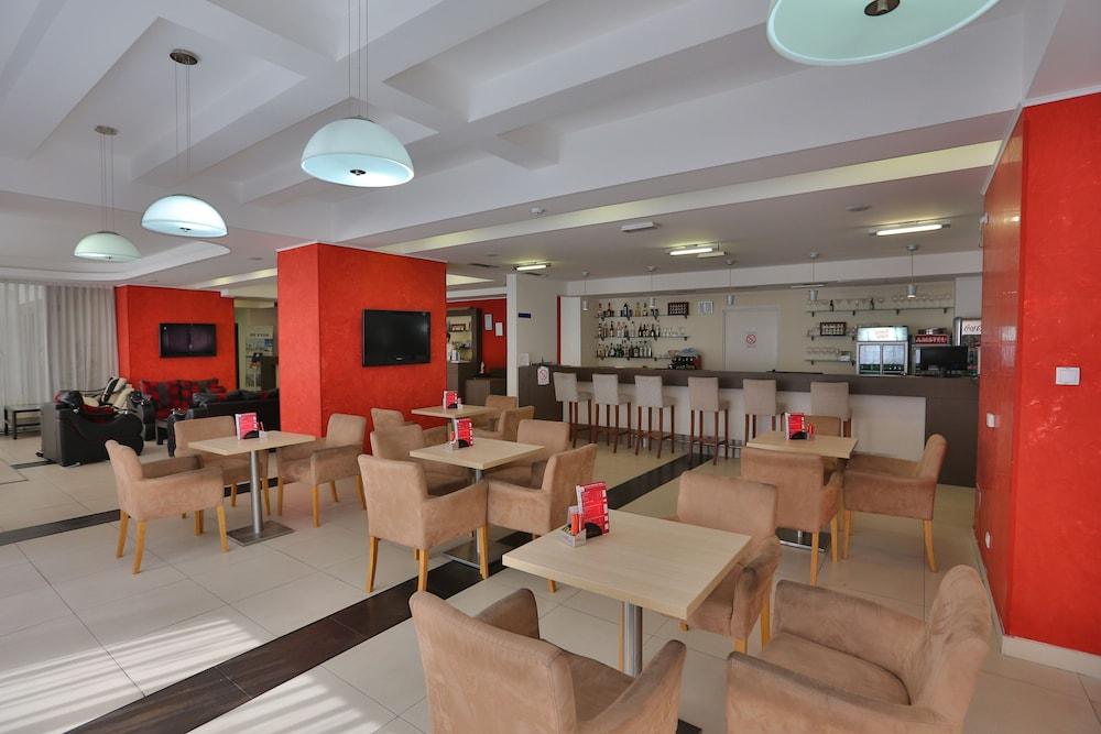 Hotel Putnik Újvidék Kültér fotó