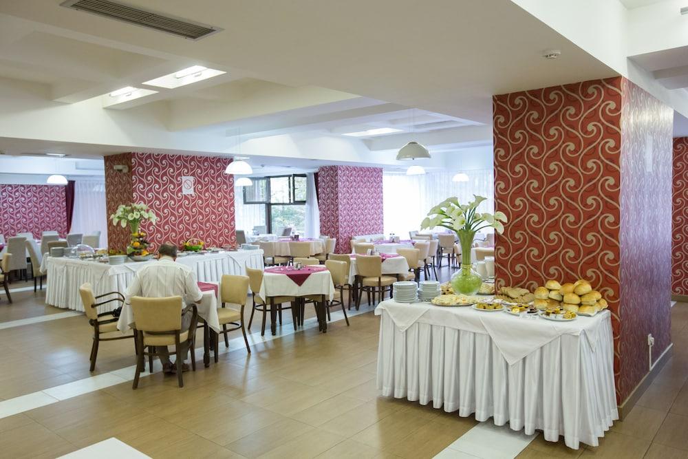 Hotel Putnik Újvidék Kültér fotó