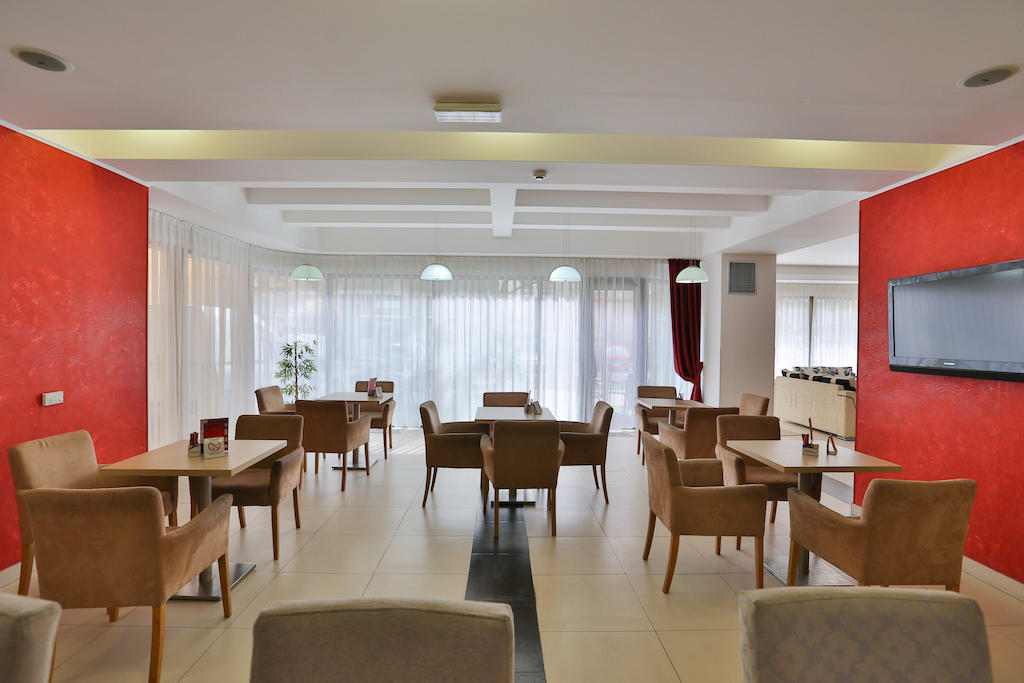 Hotel Putnik Újvidék Kültér fotó
