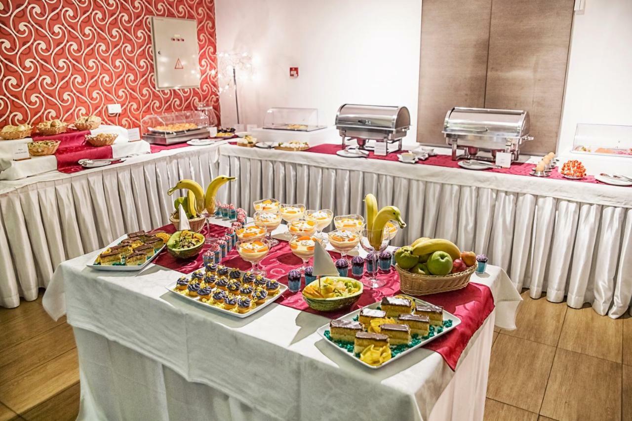 Hotel Putnik Újvidék Kültér fotó