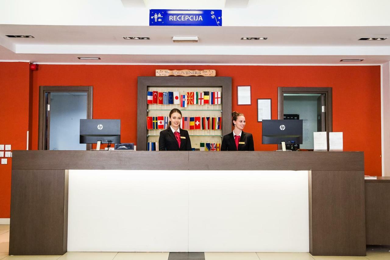 Hotel Putnik Újvidék Kültér fotó